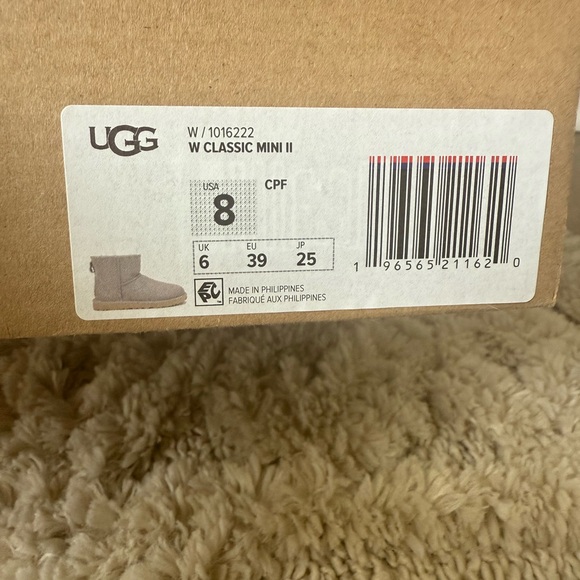 UGG Gray Campfire Fleece Lined Boots - Picture 10 of 10